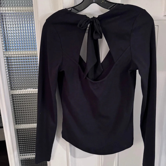 NEW Free People- Black V Neck Long Sleeve, open back  With Bow size medium. - Picture 3 of 10